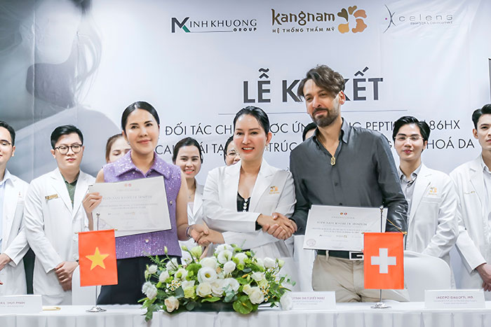 Dr Jolie Huỳnh và Dr. Jacopo Gallotti - đại diện nhãn hàng Xcelens và Minh Khương Group ký kết hợp tác chiến lược