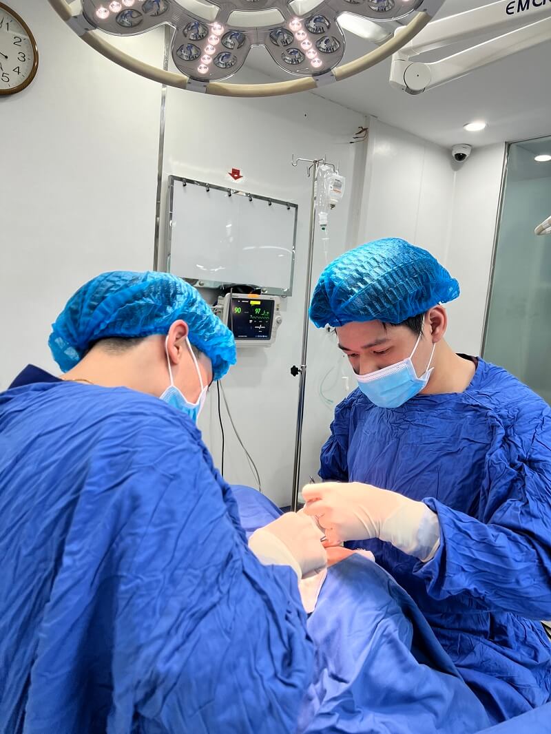 Lựa chọn địa chỉ thẩm mỹ có đội ngũ bác sĩ chuyên khoa nhiều kinh nghiệm
