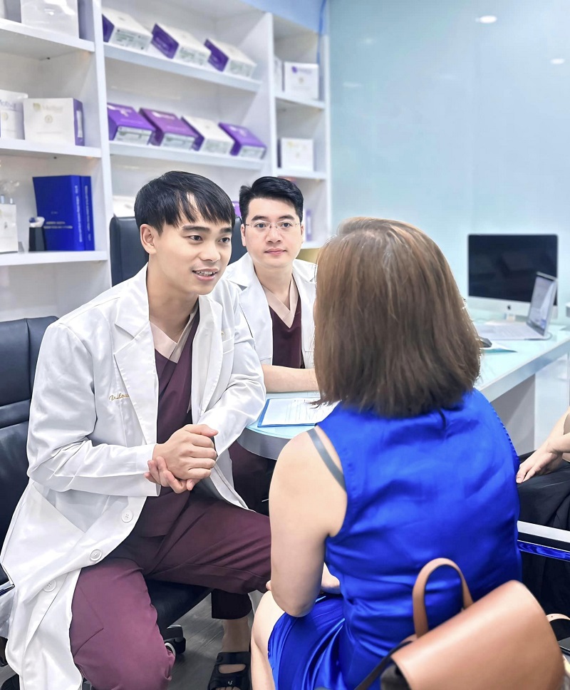Kangnam có đội ngũ bác sĩ giỏi chuyên môn, trực tiếp thăm khám cho khách hàng