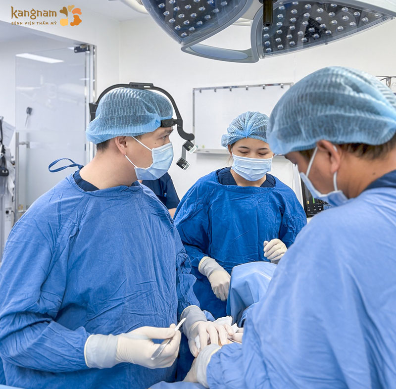 Phòng phẫu thuật vô khuẩn tuyệt đối, đảm bảo an toàn trong từng ca nâng mũi