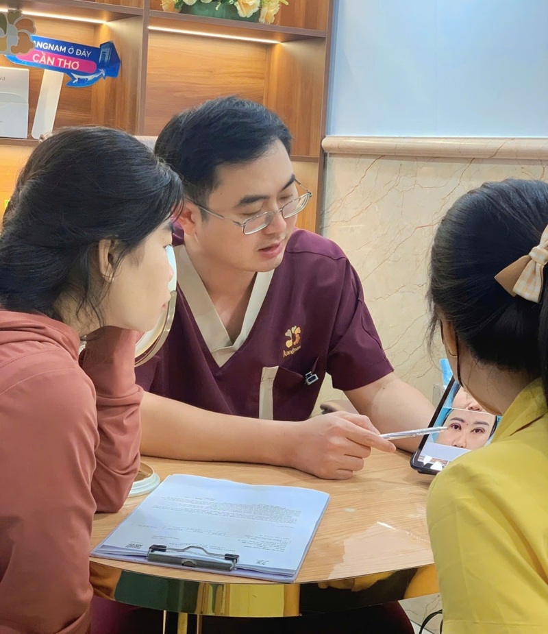 Ưu tiên lựa chọn cơ sở uy tín, đảm bảo an toàn sau khi thẩm mỹ mắt