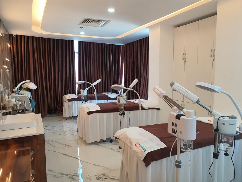 Phòng dịch vụ đầy đủ trang thiết bị, đảm bảo vô khuẩn