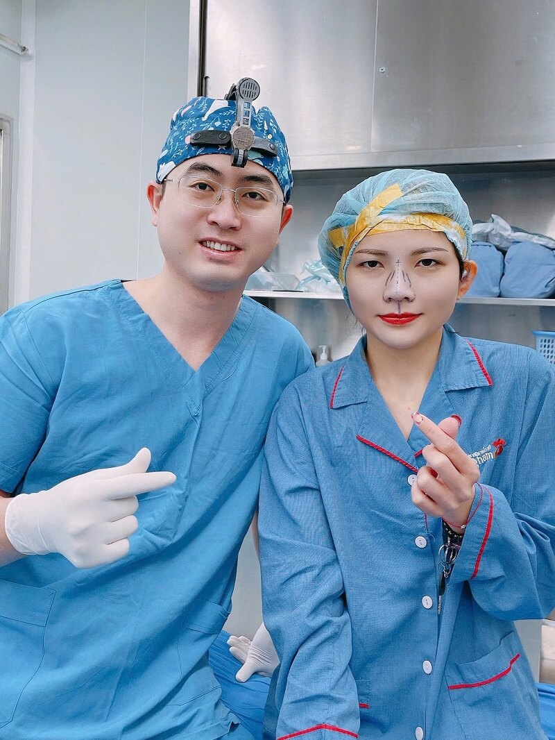 Dr. Frankie Vũ bàn tay vàng kiến tạo dáng mũi độc bản