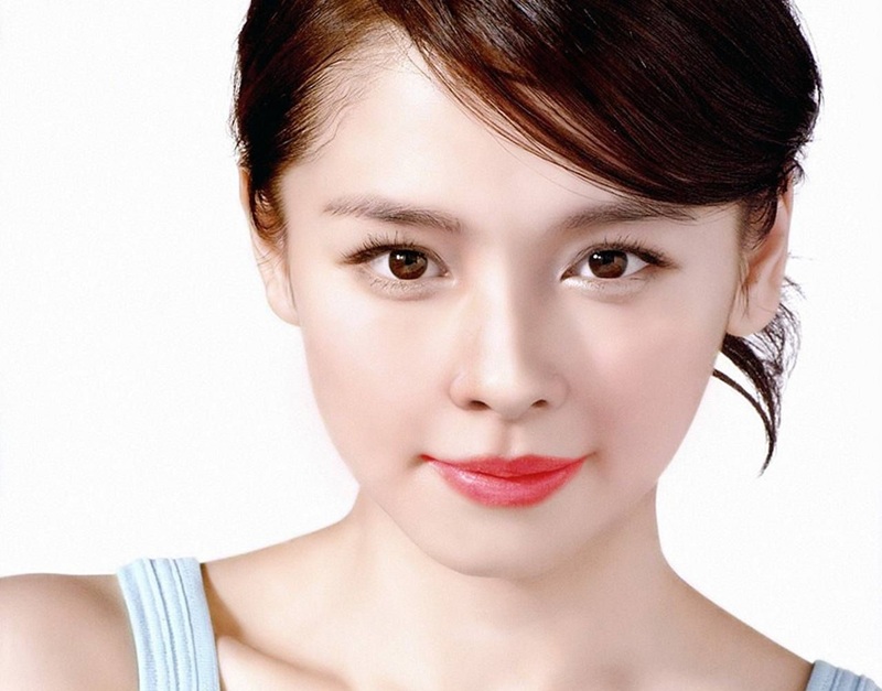 Mũi lệch vẹo lộ rõ khi nhìn