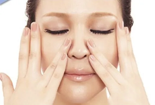 massage xóa rãnh mũi má