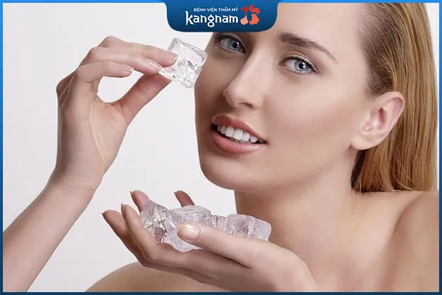 Cách giảm béo mặt bằng đá lạnh