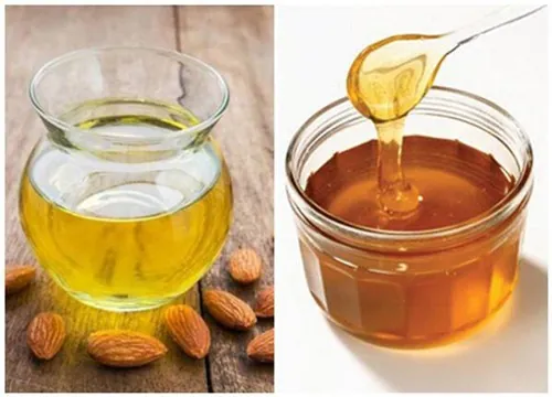 ách trị môi thâm bằng mật ong