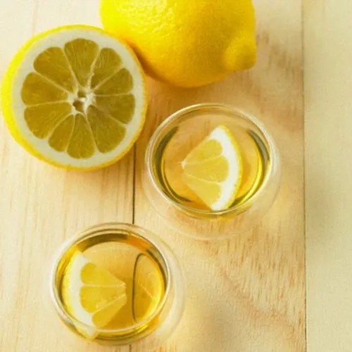 làm trắng răng với baking soda