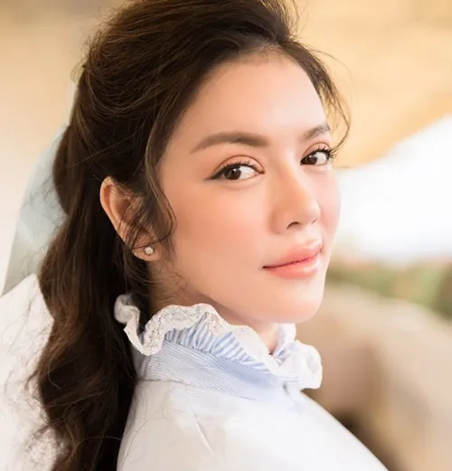 lông mày hình cánh cung 