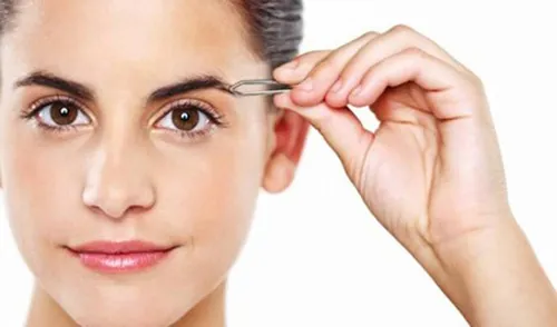 Tỉa bớt để sở hữu đường mày thanh tú, gọn gàng hơn