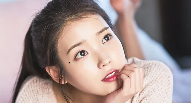 Nốt ruồi ở thái dương bên phải nữ con đường sự nghiệp rộng mở, nhiều cơ hội thăng tiến.