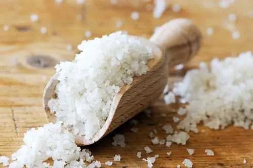 gội đầu bằng nước muối