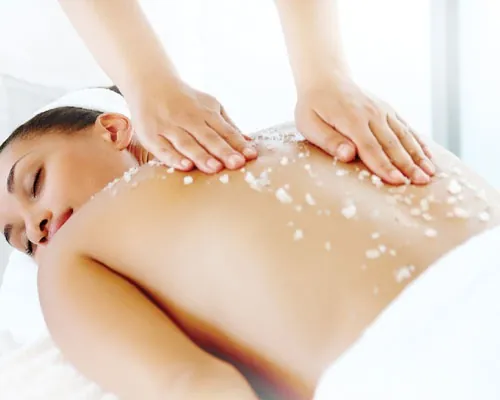 Tẩy tế bào chết cho mông tại Spa