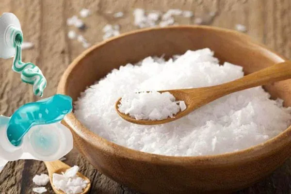 loại bỏ mụn thịt bằng kem đánh răn và muối