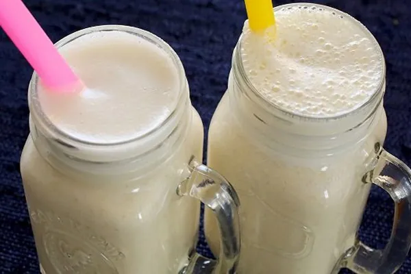 uống sữa đậu nành 