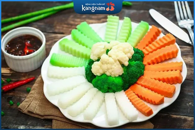 Trong rau củ quả rất giàu vitamin A, B, C, E cùng với các khoáng chất và acid amin