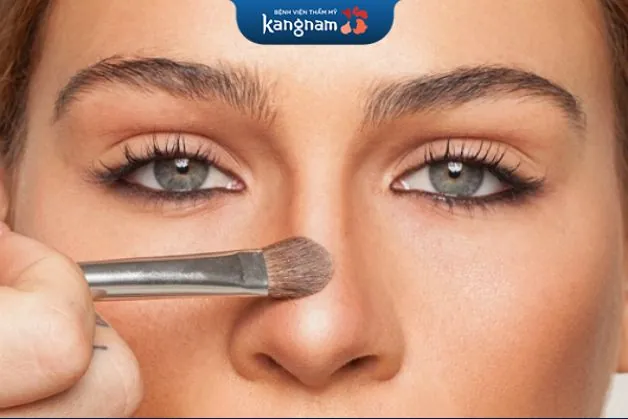 Dùng highlight đánh khối chữ V cho vùng đầu mũi