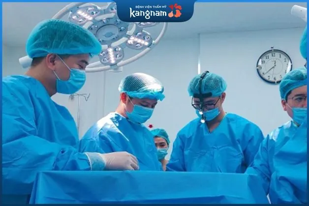 Tái khám theo lịch hẹn của bác sĩ