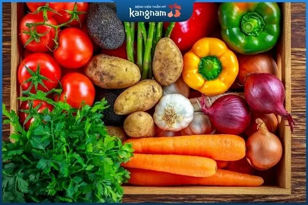 Tăng cường bổ sung chất xơ và vitamin từ rau củ quả.