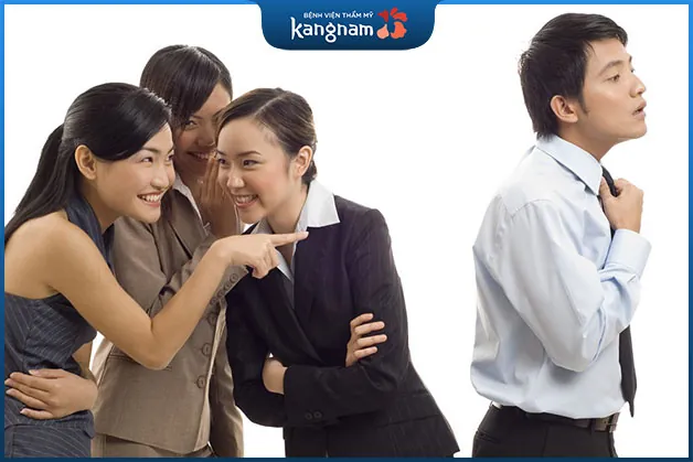 Nốt ruồi ở bắp đùi mang đến điềm không may bị nhiều người xa lánh
