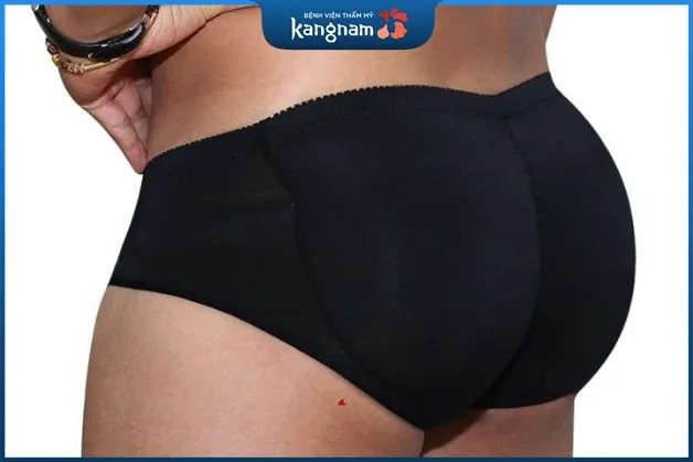 Nốt ruồi son ở sau mông nam giới