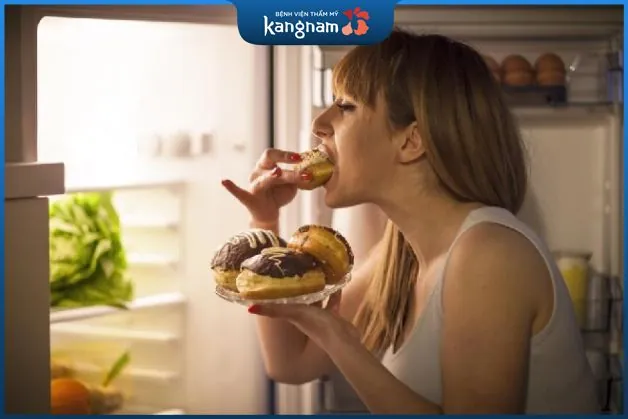 Ăn đêm khiến bạn béo lên nhanh chóng