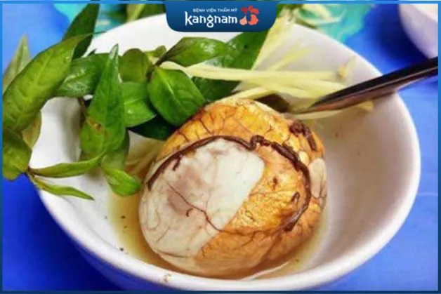 Cắt mí mắt ăn hột vịt lộn được không