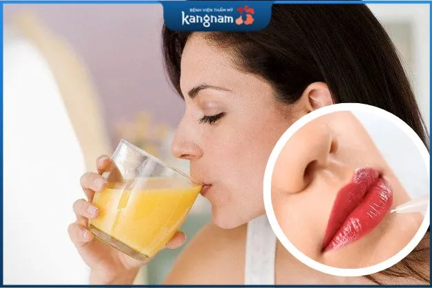 Phun môi uống nước cam được không