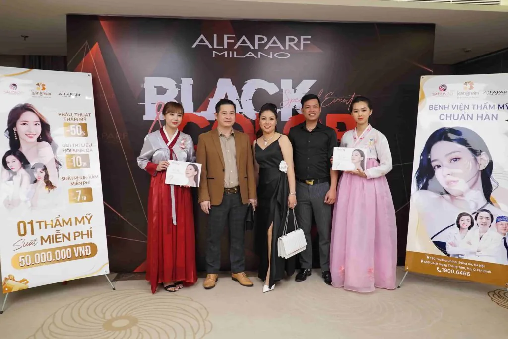 Không khí buổi sự kiện Black & Color