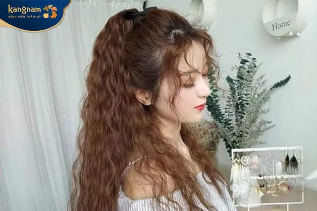 Tóc dài uốn xù đũa