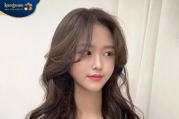 Tóc dài xoăn kiểu Hàn Quốc