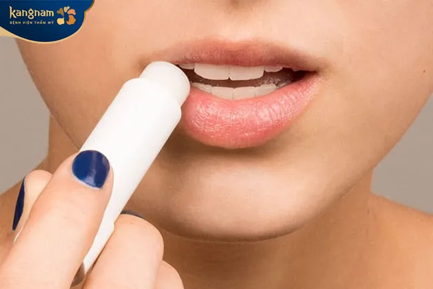 Son dưỡng môi chính là giải pháp trị thâm chuyên biệt