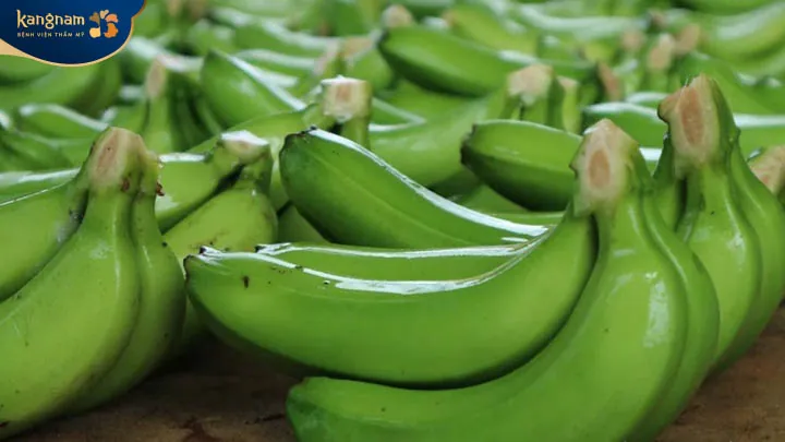 Chuối xanh là một cách loại bỏ mụn thịt ở nách an toàn