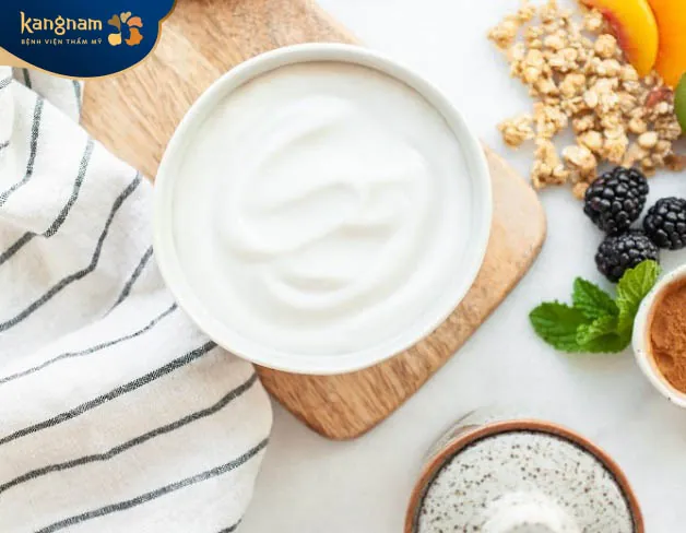 Sử dụng sữa chua không đường nguyên chất