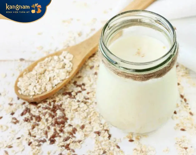 Trị tàn nhang bằng bột yến mạch và sữa chua không đường