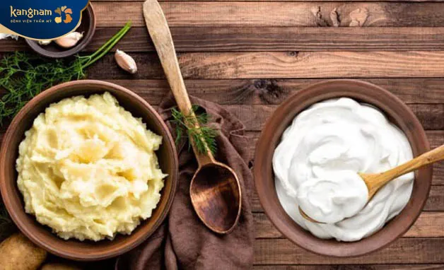 Sữa chua không đường kết hợp khoai tây