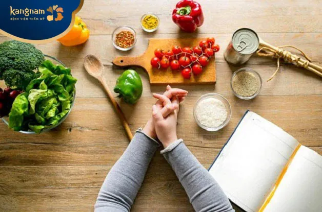 Nên có chế độ ăn uống phù hợp sau tiêm botox