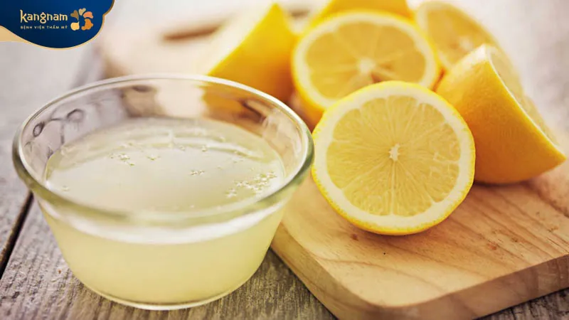 Chanh chứa hàm lượng vitamin C và axit cao có khả năng trị mụn hiệu quả