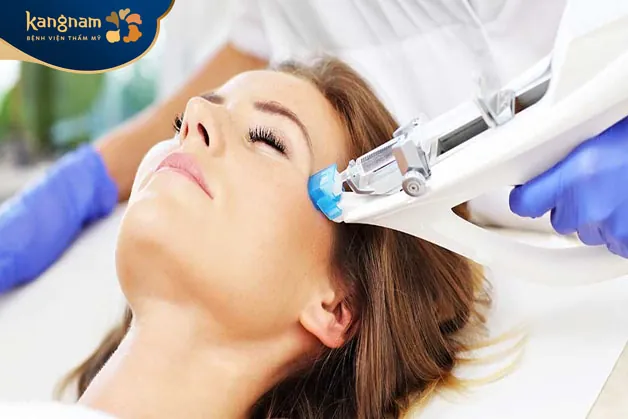 Máy tiêm Meso được điều chỉnh để cung cấp lượng dưỡng chất đồng đều