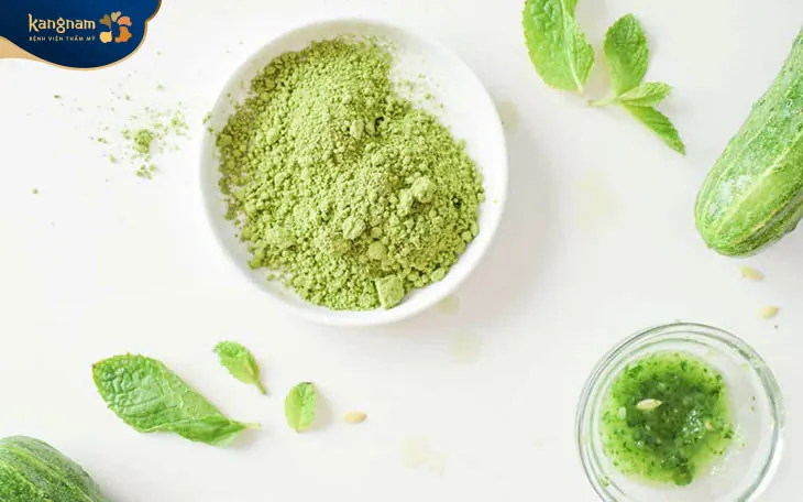 Dùng mặt nạ trà xanh trị mụn ẩn