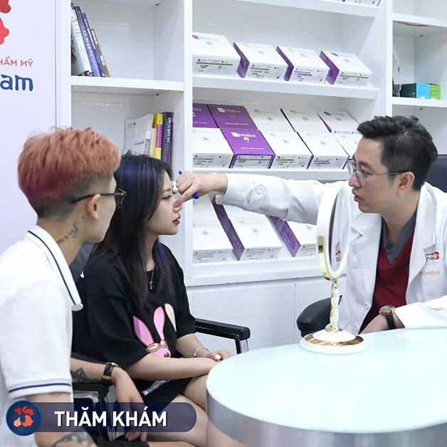 Bạn trai tài trợ thẩm mỹ với mong muốn người yêu mình tự tin hơn
