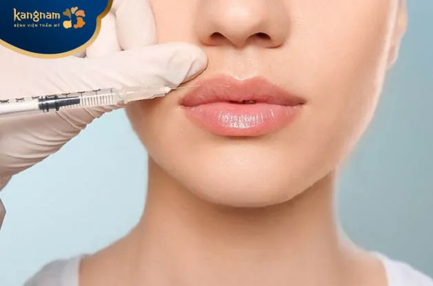 Tiêm filler có thể gây đau, châm chích nhẹ tại vùng tiêm tạm thời