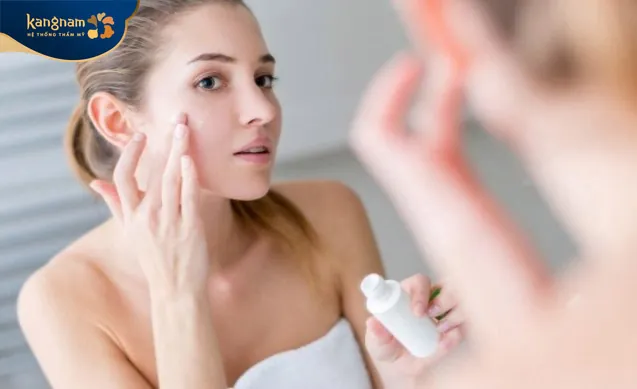 Các sản phẩm không phù hợp có thể gây kích ứng, tổn thương da và gây mụn