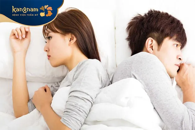 Ngực nhỏ gây rào cản vô hình trong sinh hoạt vợ chồng