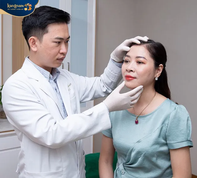 Bác sĩ da liễu có chuyên môn, nhiều năm kinh nghiệm