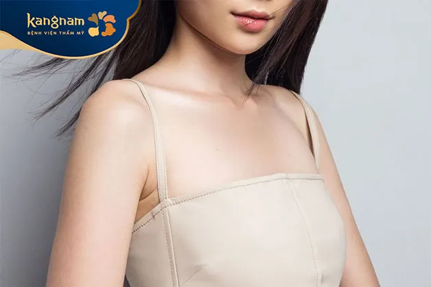 Con gái ngực lép là người sống tình cảm, suy nghĩ thấu đáo