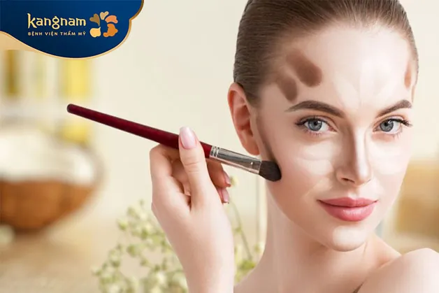 Trang điểm khắc phục mũi hếch