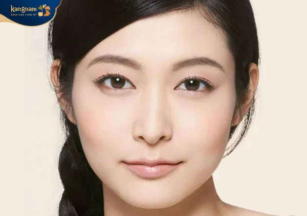 Dáng mày lá liễu hợp với khuôn mặt tròn, trái xoan