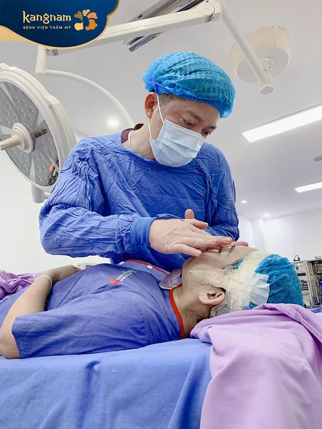 Tay nghề của bác sĩ nâng mũi đóng vai trò quan trọng