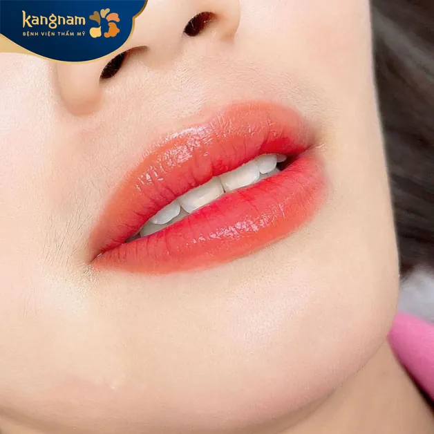 Màu môi tự nhiên, tươi tắn